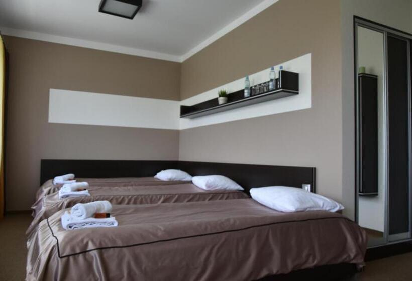 هتل Młoda Europa