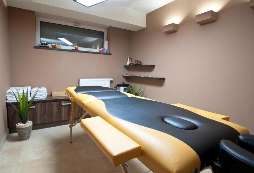 هتل Młoda Europa