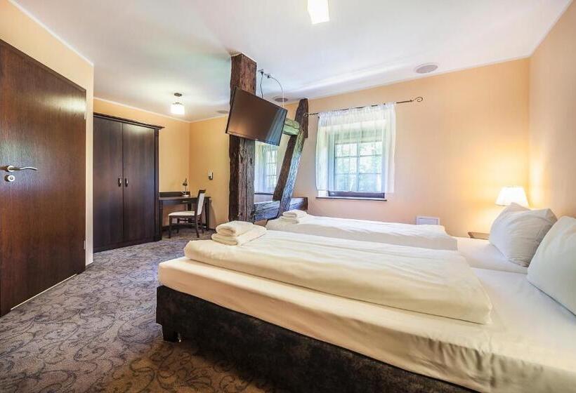 Hotel Paå‚ac åagã³w