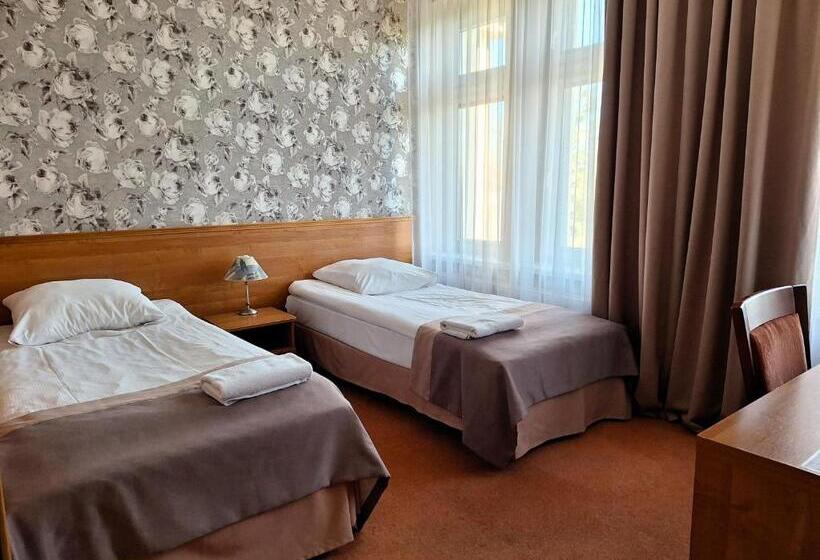 ホテル Restauracja Rondo