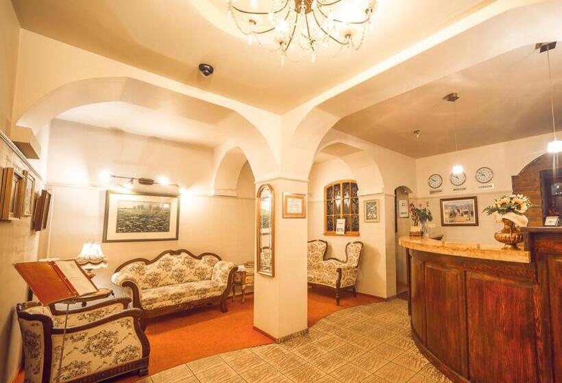 ホテル Restauracja Rondo