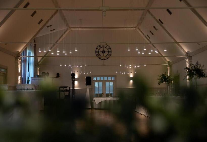 호텔 Zajazd Pod Szyszkami