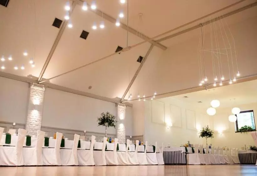 Hotelli Zajazd Pod Szyszkami