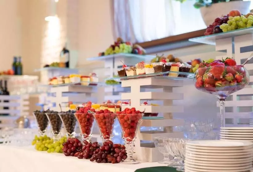 Hotelli Zajazd Pod Szyszkami