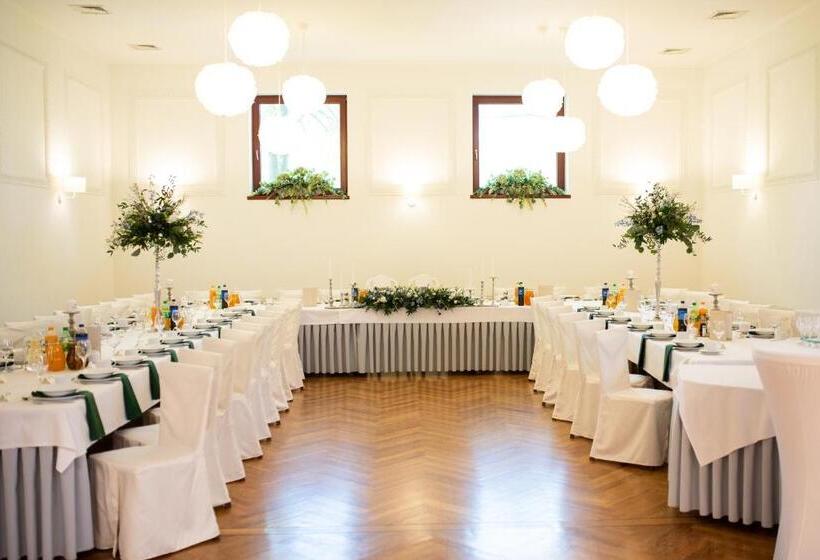 호텔 Zajazd Pod Szyszkami