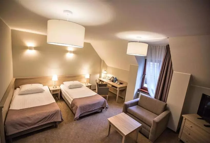 Hotelli Zajazd Pod Szyszkami