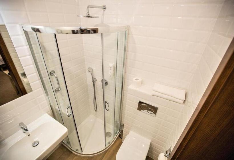 호텔 Zajazd Pod Szyszkami