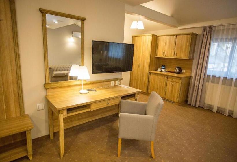 호텔 Zajazd Pod Szyszkami