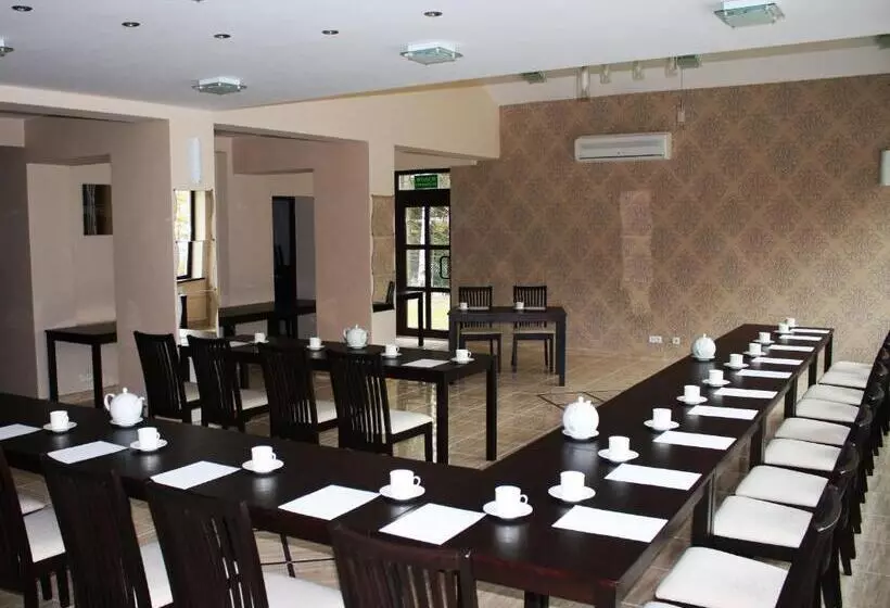 ペンション Monali