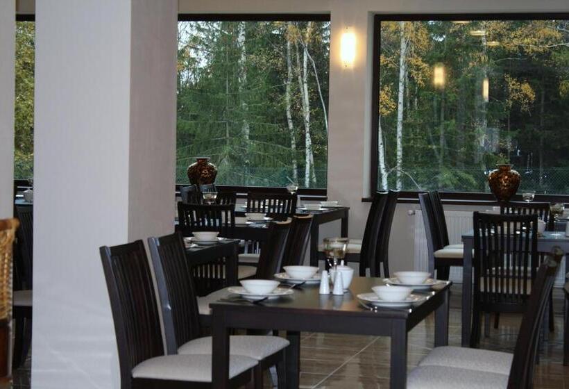 پانسیون Monali