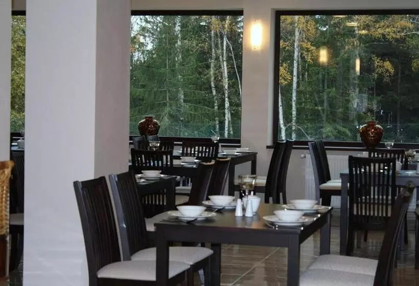 ペンション Monali