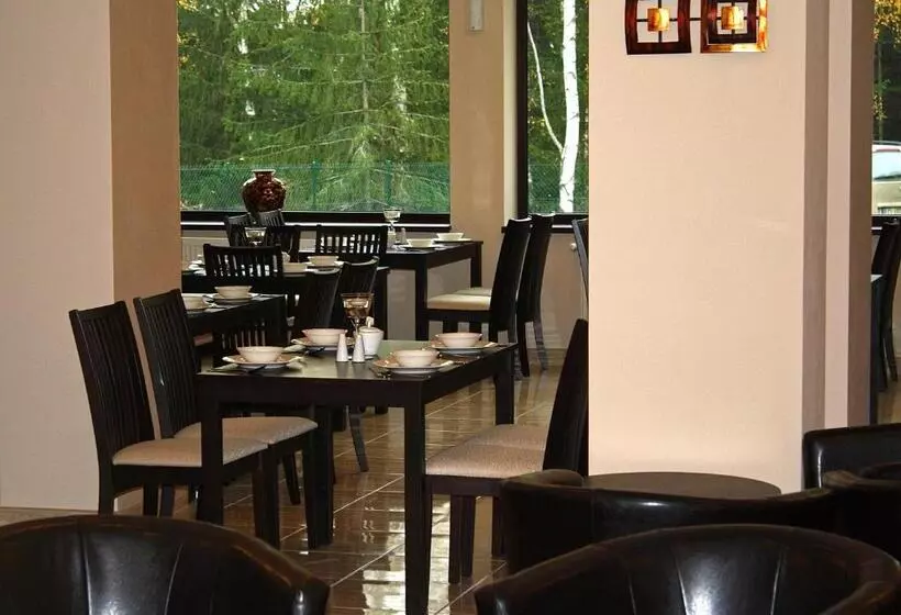 ペンション Monali