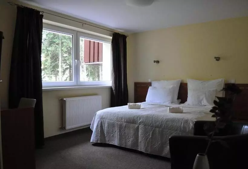 ペンション Monali