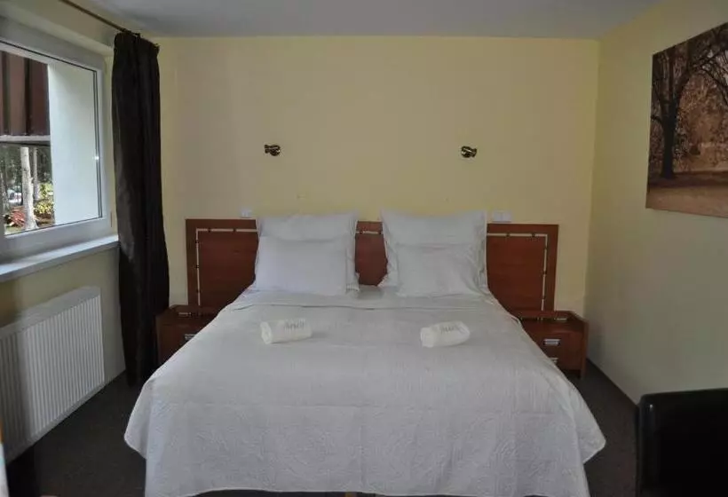 ペンション Monali