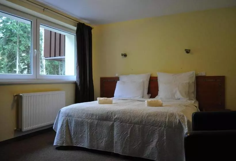 ペンション Monali