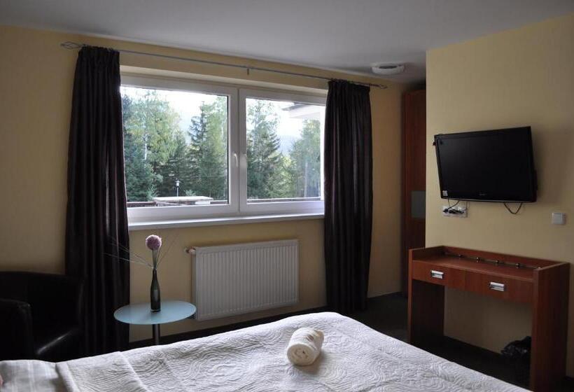 پانسیون Monali