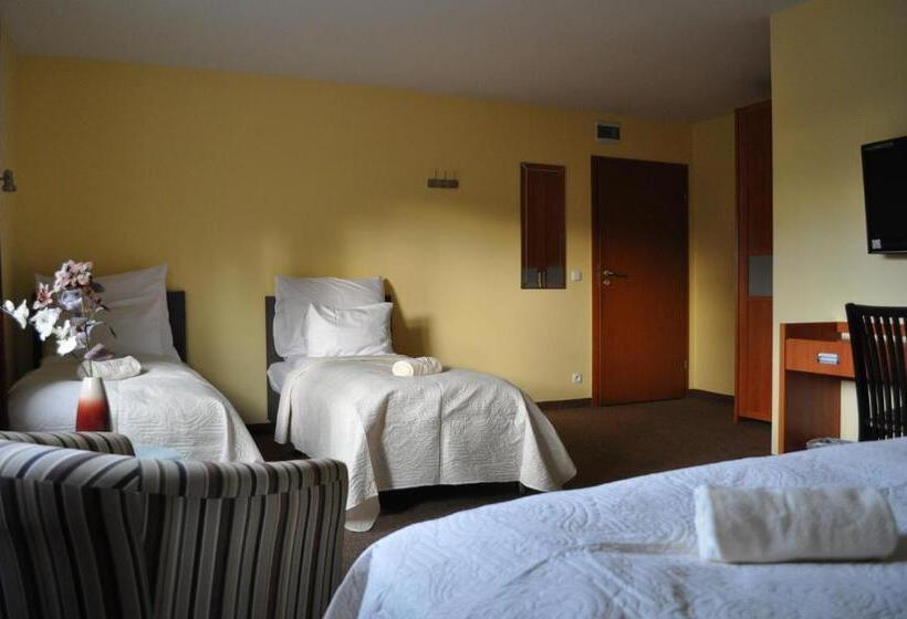 پانسیون Monali