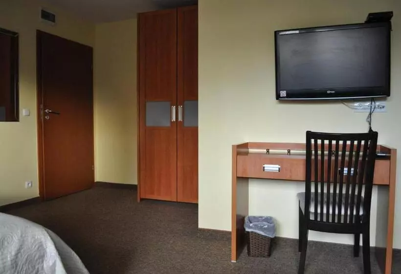 ペンション Monali