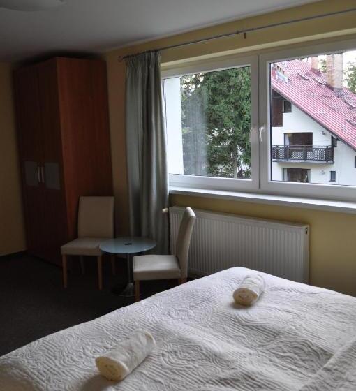 پانسیون Monali