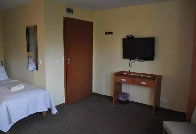 ペンション Monali