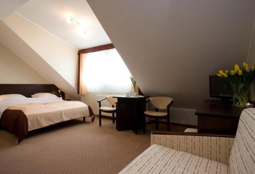 Pensjonat Plażowy Boss Z Restauracją 50 Metrów Od Morza