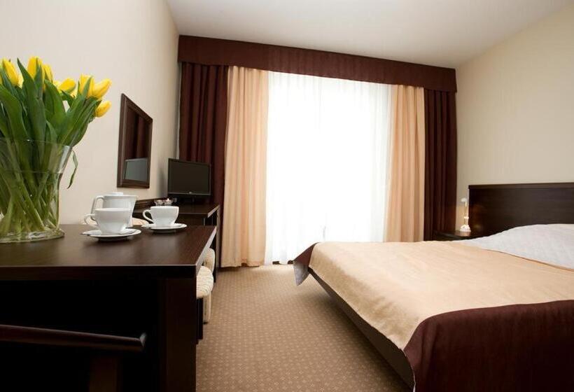 Pensjonat Plażowy Boss Z Restauracją 50 Metrów Od Morza