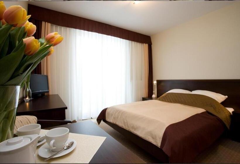 Pensjonat Plażowy Boss Z Restauracją 50 Metrów Od Morza