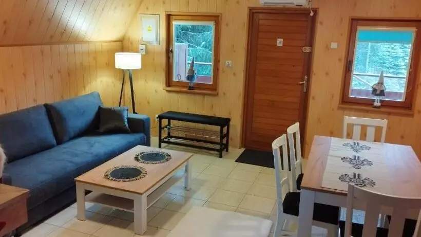 استراحتگاه Domki Bieszczady Siedlisko Harenda