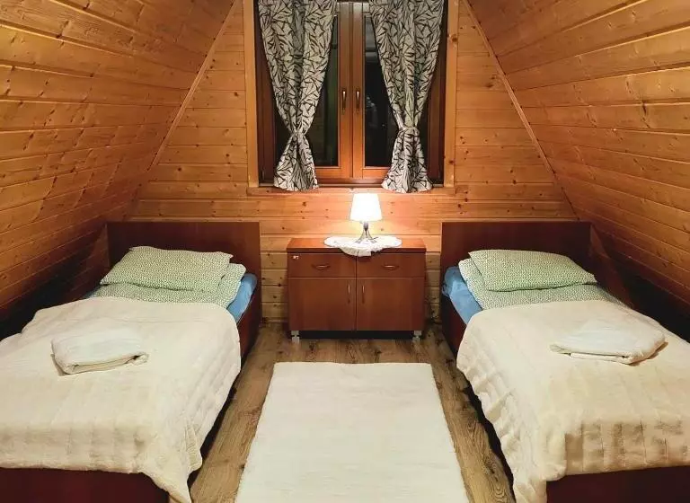 استراحتگاه Domki Bieszczady Siedlisko Harenda