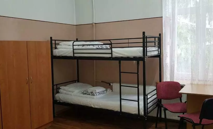 Schronisko Młodzieżowe Ptsm Matecznik