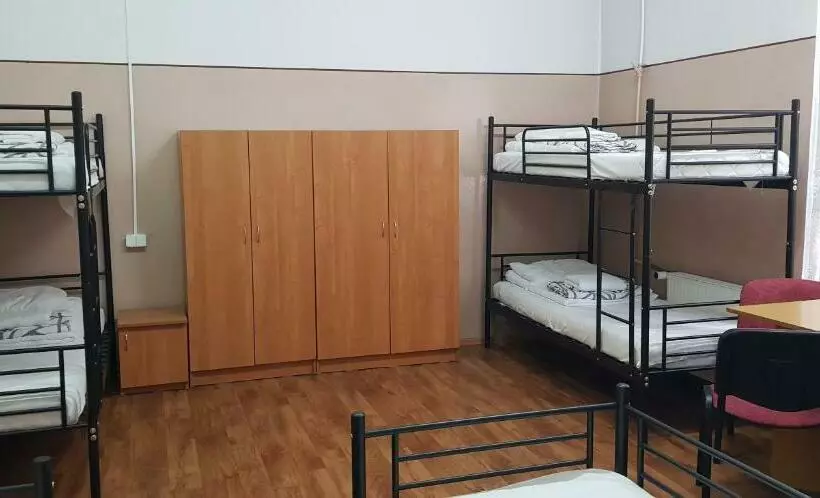 Schronisko Młodzieżowe Ptsm Matecznik