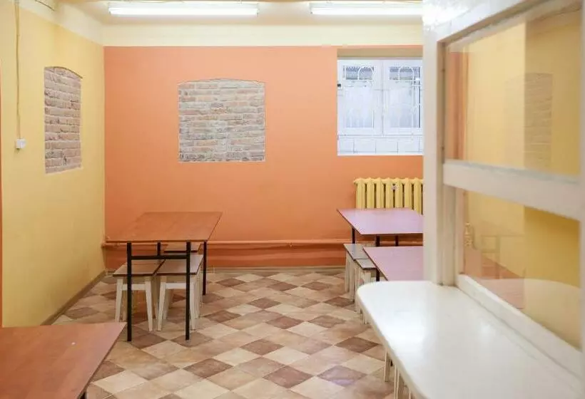 Schronisko Młodzieżowe Ptsm Matecznik