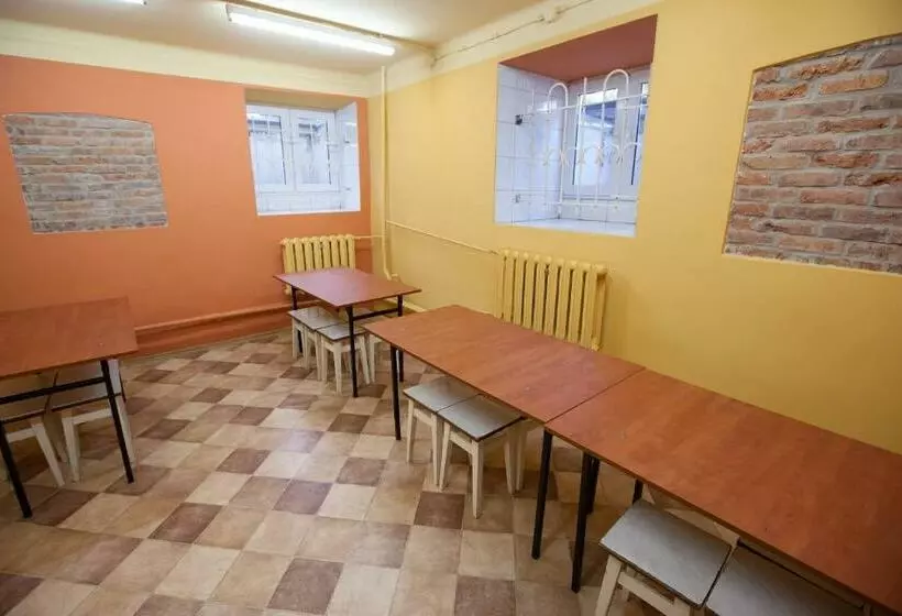 Schronisko Młodzieżowe Ptsm Matecznik