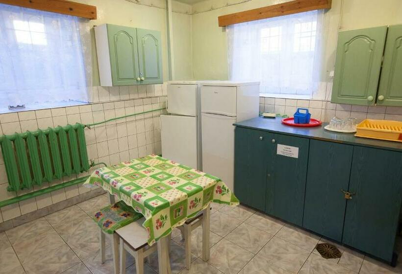 Schronisko Młodzieżowe Ptsm Matecznik