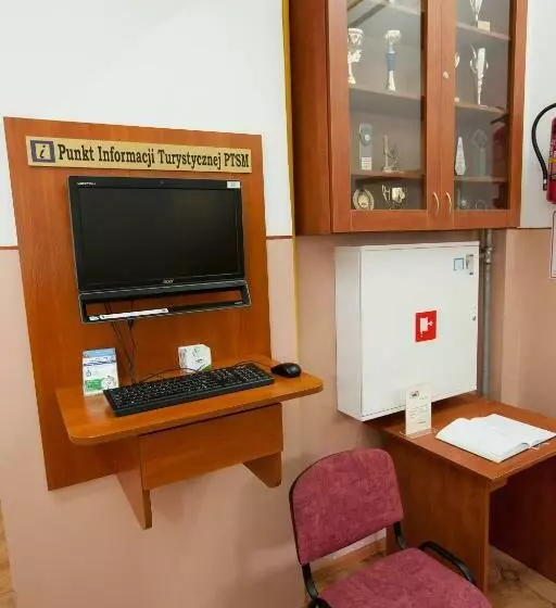 Schronisko Młodzieżowe Ptsm Matecznik