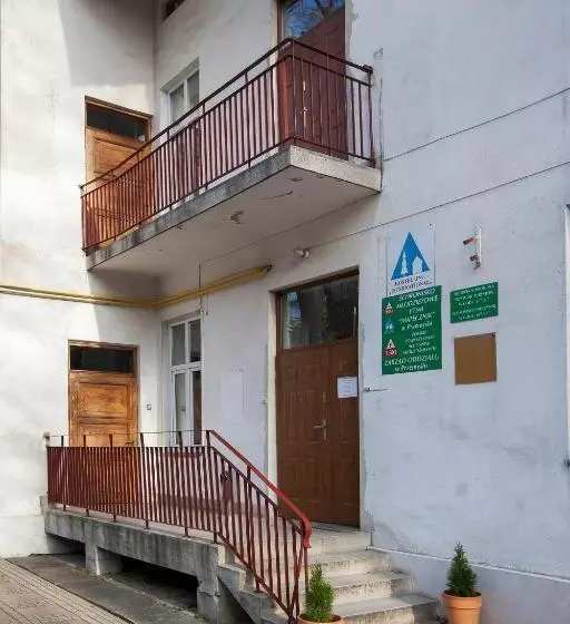 Schronisko Młodzieżowe Ptsm Matecznik