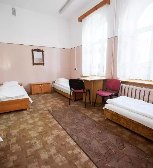 Schronisko Młodzieżowe Ptsm Matecznik