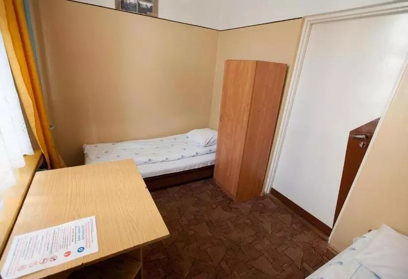 Schronisko Młodzieżowe Ptsm Matecznik