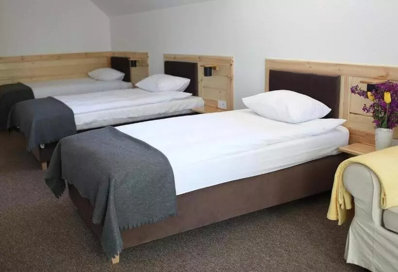 Retkeilymaja Zajazd Gołębiowski