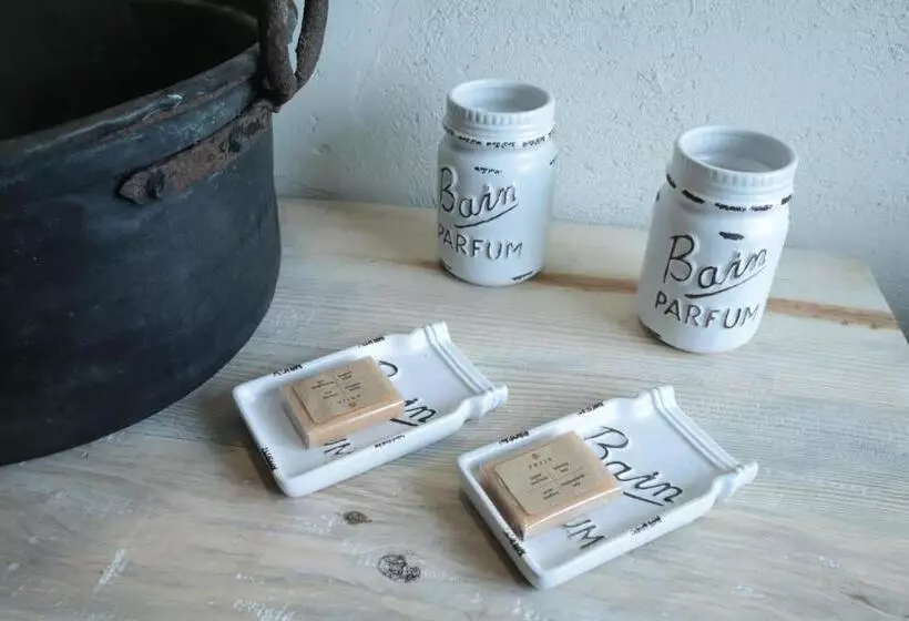 تختخواب و صبحانه Camilla Luxury Suite