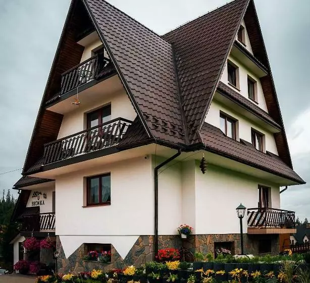 Aamiaismajoitus (B&B) Pokoje Gościnne U Bronka
