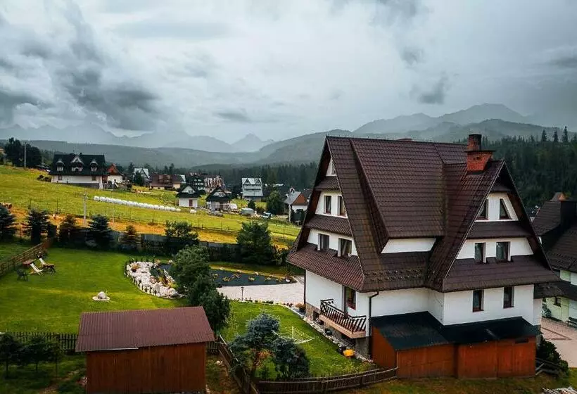 Aamiaismajoitus (B&B) Pokoje Gościnne U Bronka