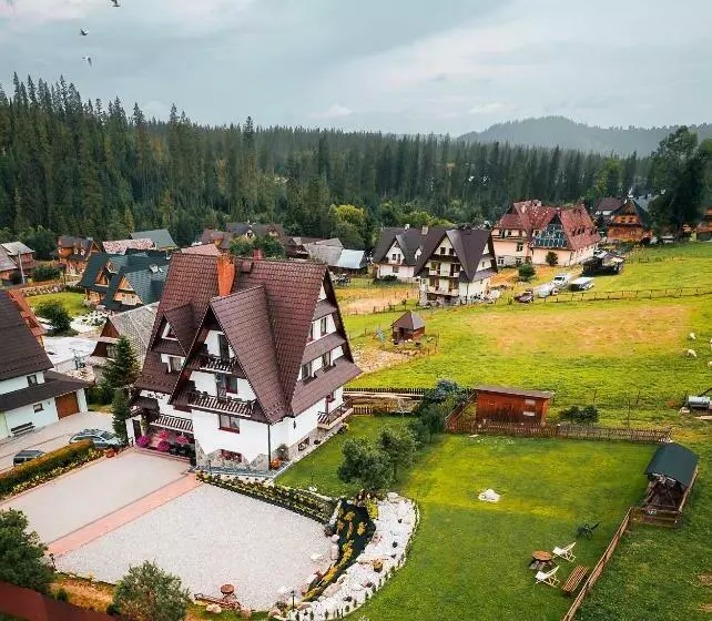 Aamiaismajoitus (B&B) Pokoje Gościnne U Bronka