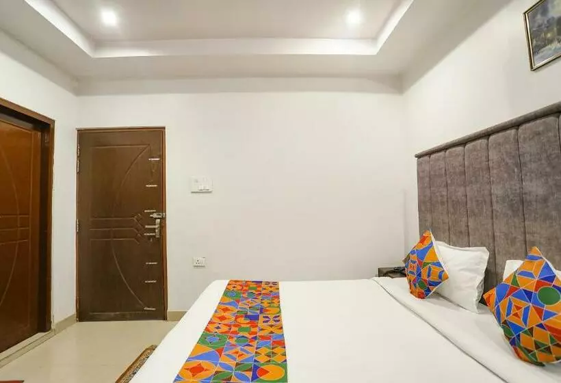 Fabhotel Dps International