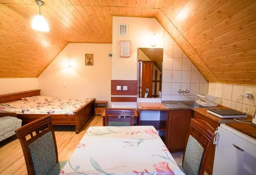 ホテル Agroturystyka źródełko