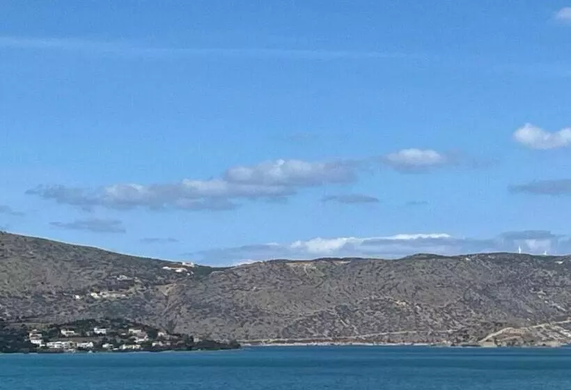 ホテル Elounda Colour Apartments