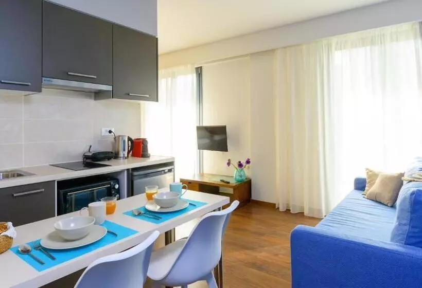 ホテル Elounda Colour Apartments