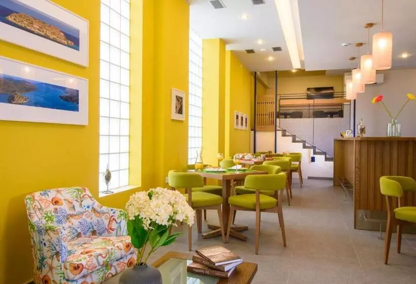 ホテル Elounda Colour Apartments