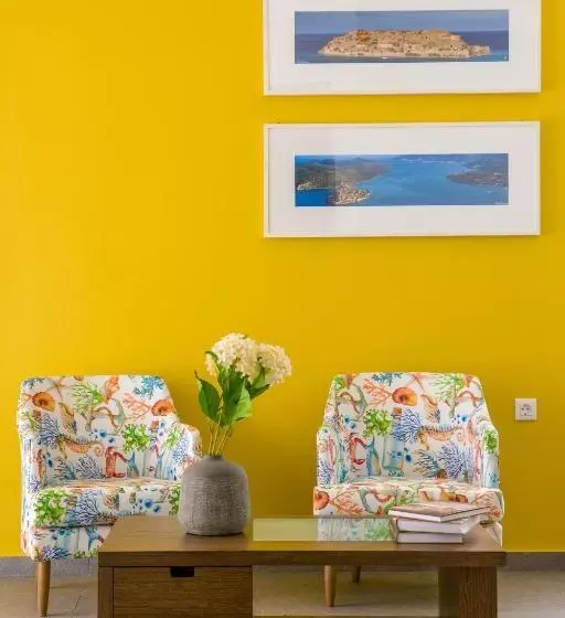 ホテル Elounda Colour Apartments