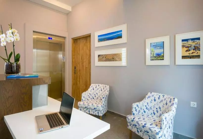 ホテル Elounda Colour Apartments